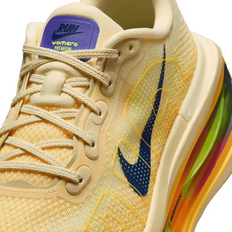 Nike Vomero Premium Alabaster Angle 19