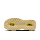 Nike Vomero Premium Alabaster  Angle 2