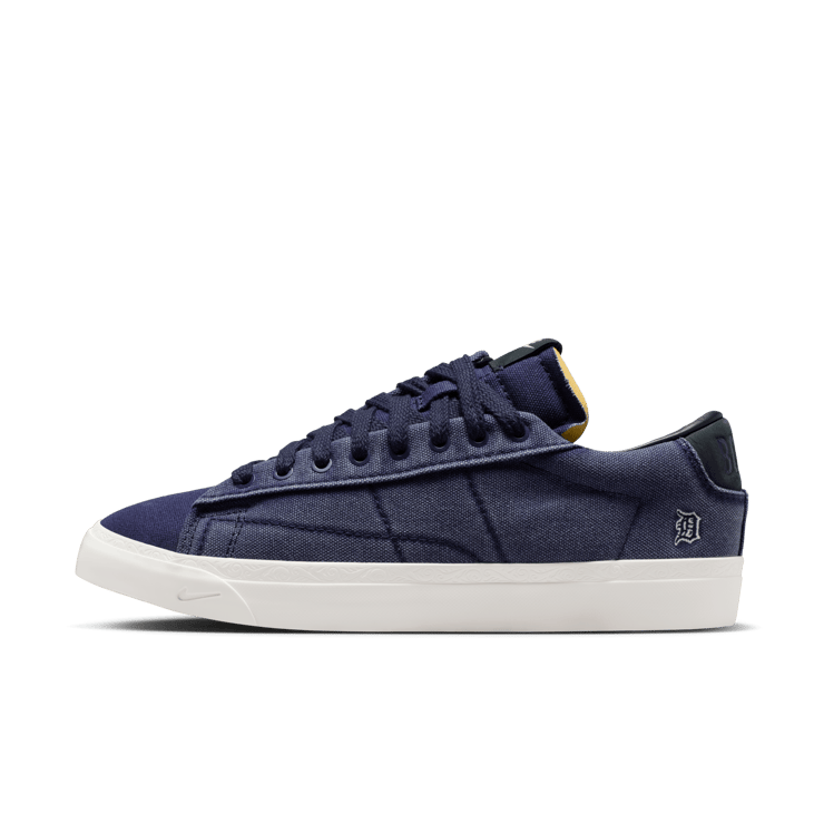 Nike Blazer Low Devin Booker College Navy Angle 2