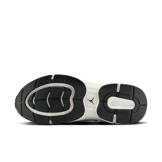 Jordan Trunner O/S Sail Angle 3