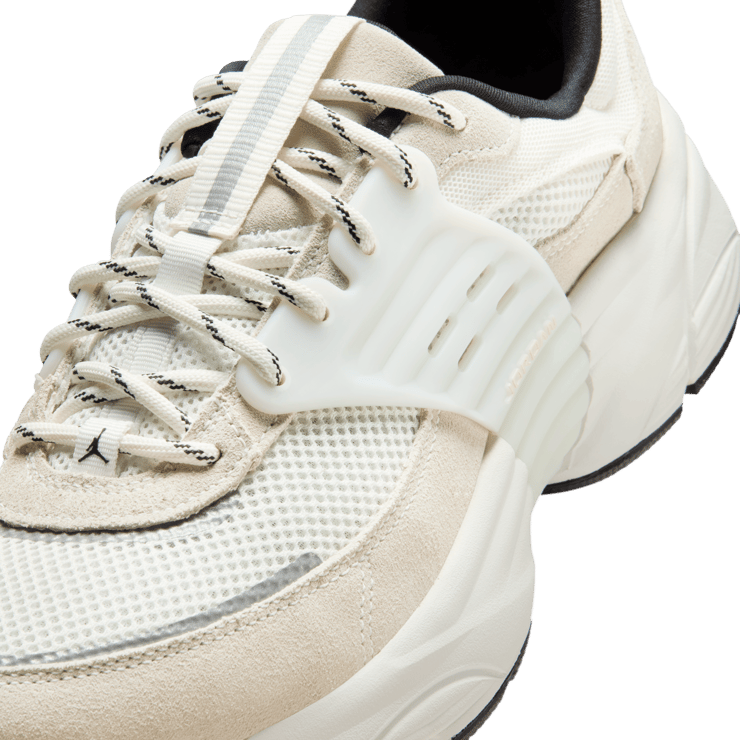 Jordan Trunner O/S Sail Angle 8