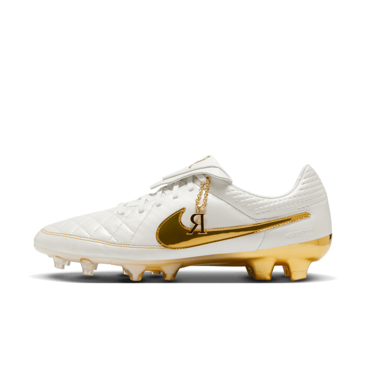 Nike Tiempo Legend Ronaldinho Touch of Gold FG Angle 5