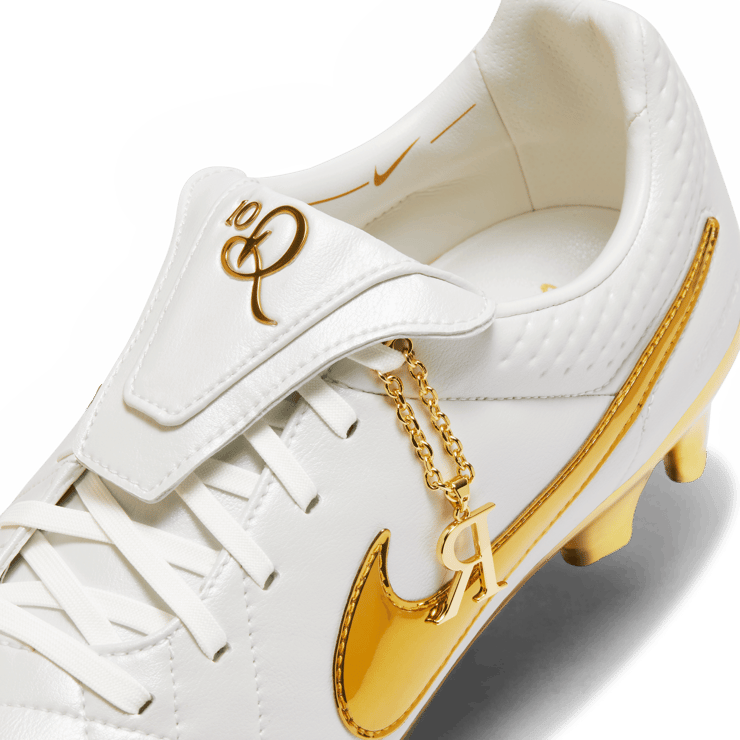 Nike Tiempo Legend Ronaldinho Touch of Gold FG Angle 11