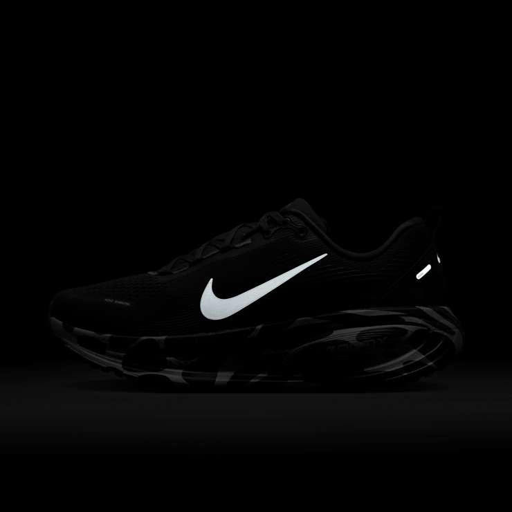 Nike Vomero 18 Anthracite Angle 0