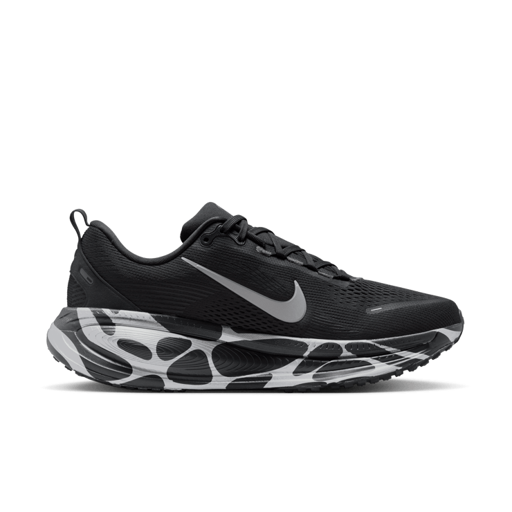 Nike Vomero 18 Anthracite Angle 4