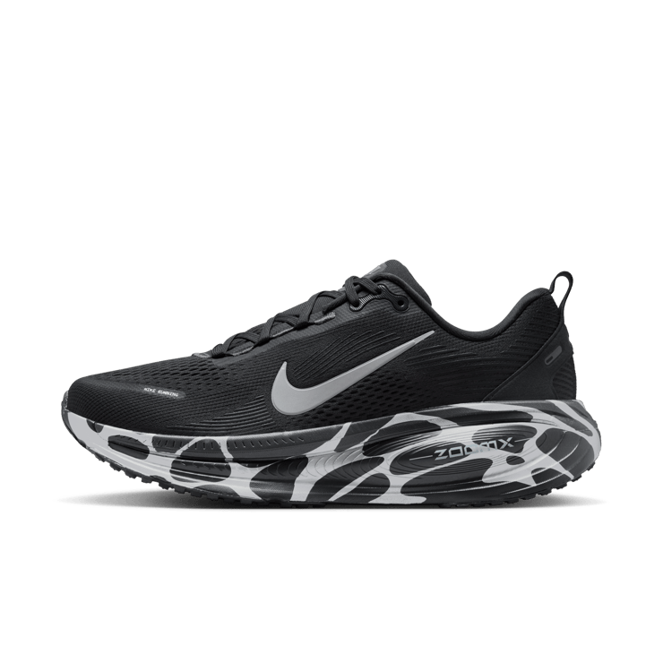 Nike Vomero 18 Anthracite Angle 3