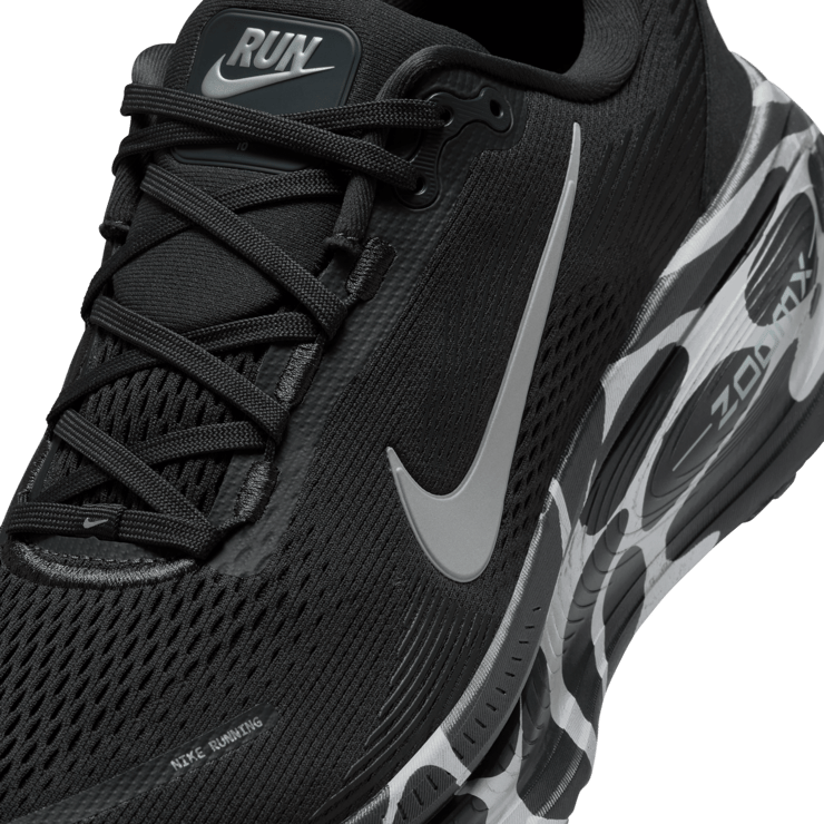 Nike Vomero 18 Anthracite Angle 8