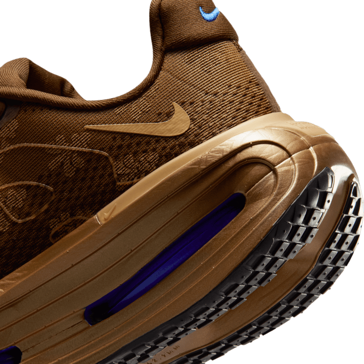 Nike Vomero Premium FDL Angle 4