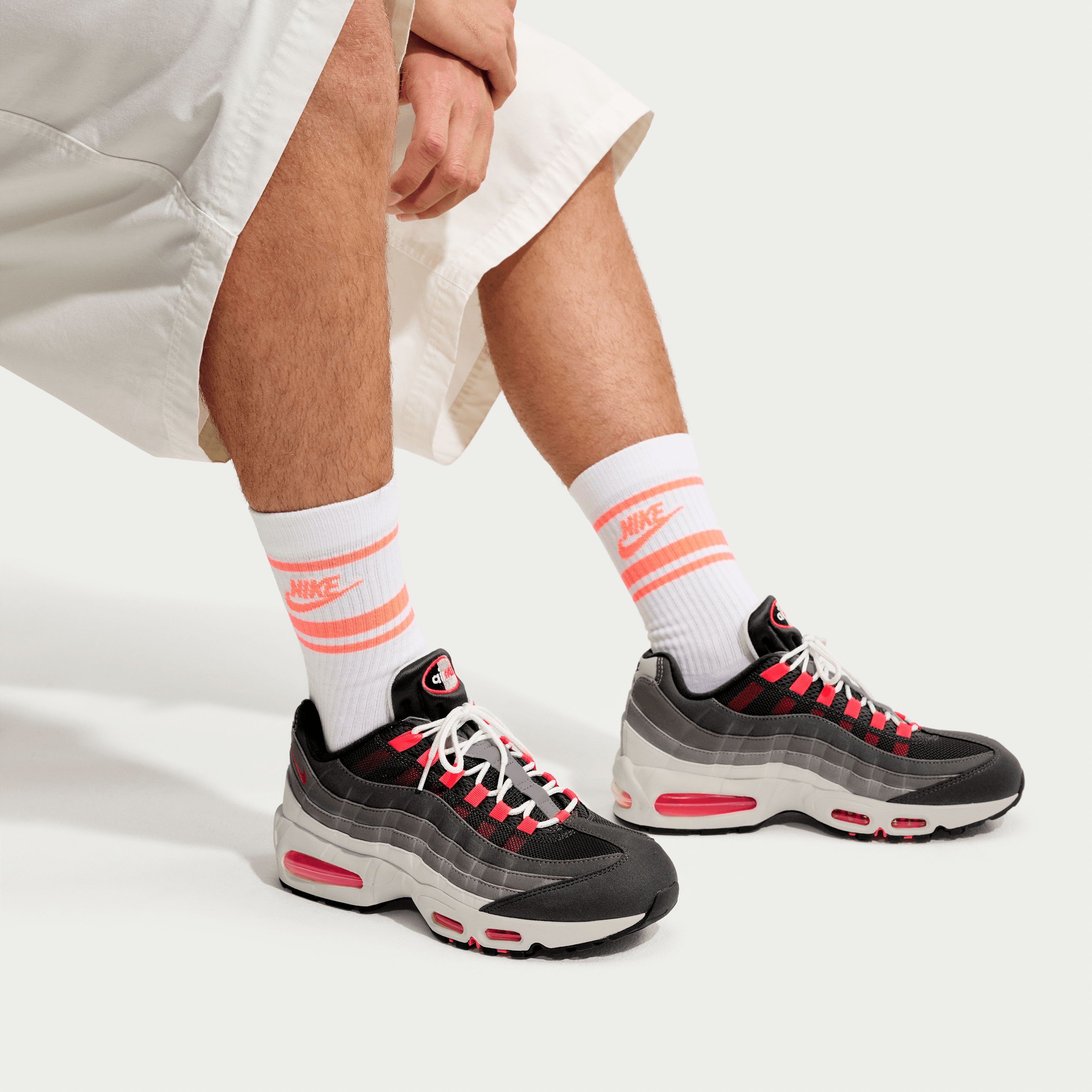 Nike Air Max 95 OG Big Bubble Reverse Solar Red Angle 8
