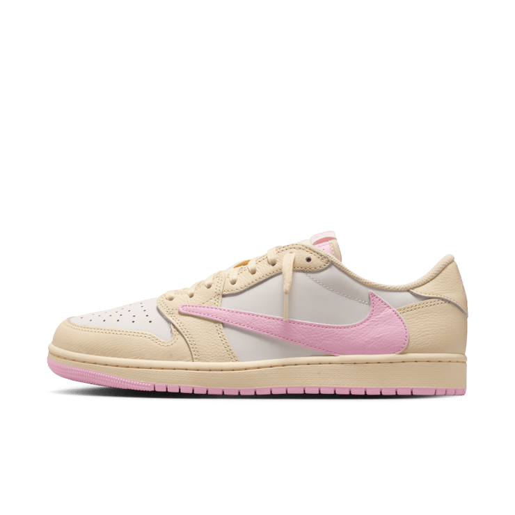 Air Jordan 1 Retro Low OG Travis Scott Shy Pink Angle 0