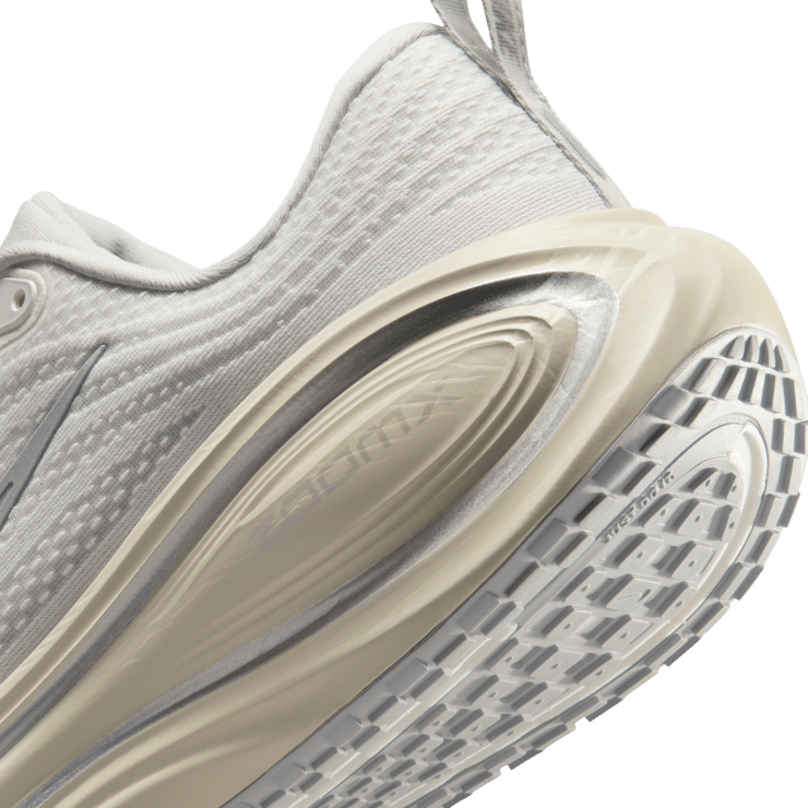 Nike Vomero Plus Running is Mental Angle 6