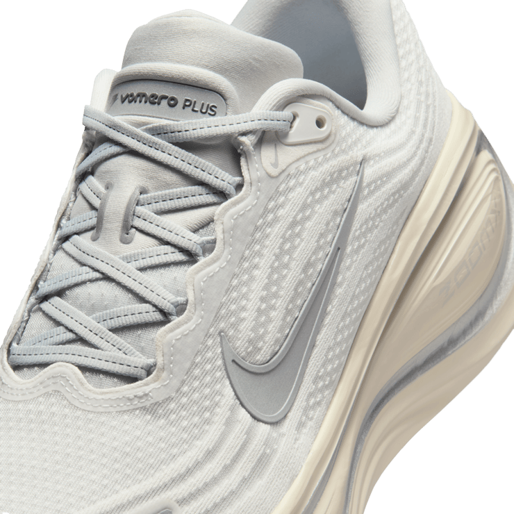 Nike Vomero Plus Running is Mental Angle 7