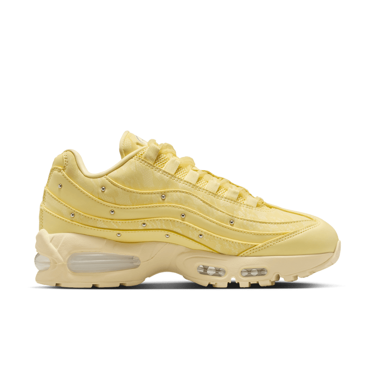 Nike Air Max 95 Soft Yellow (W) Angle 2