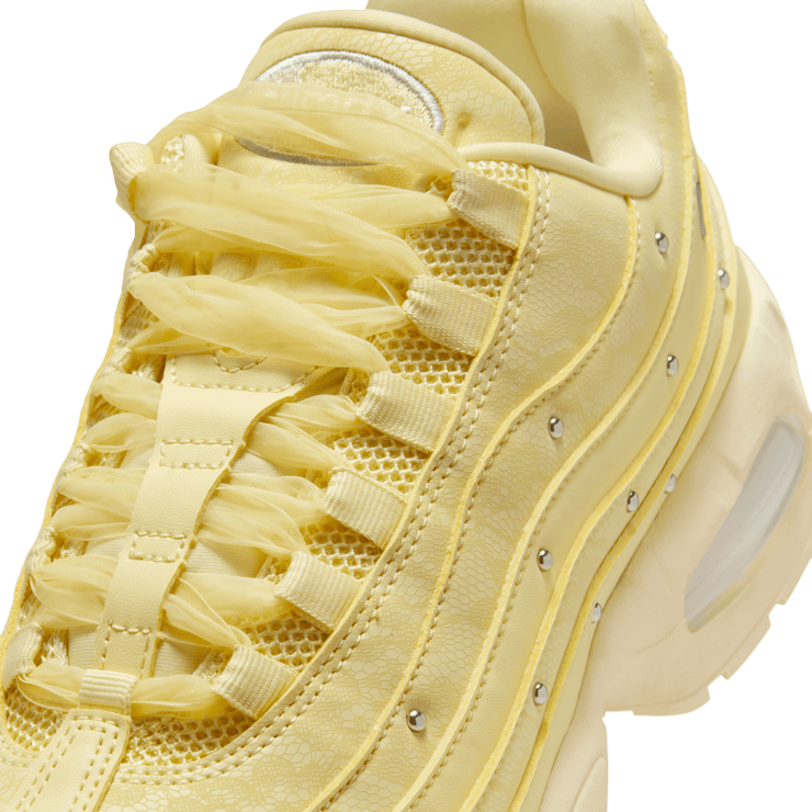 Nike Air Max 95 Soft Yellow (W) Angle 8