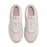 Nike Dunk Low Valentine's Day 2026 (W) Angle 5