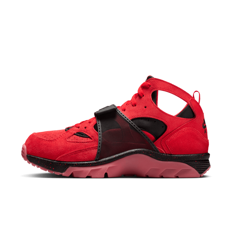 Nike Air Trainer Huarache Challenge Red Angle 3