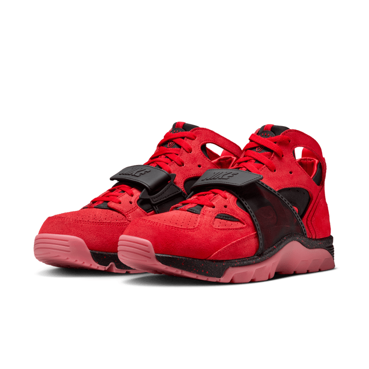 Nike Air Trainer Huarache Challenge Red Angle 2