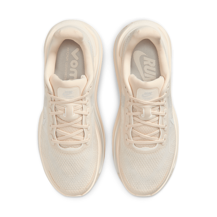 Nike Vomero Premium Chalk Angle 5