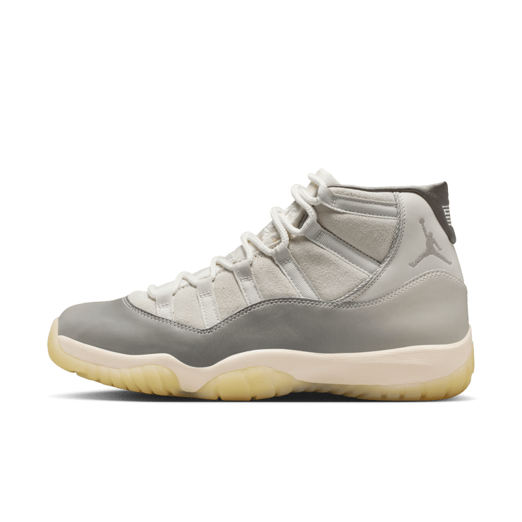 Air Jordan 11 Retro Tokyo Angle 2