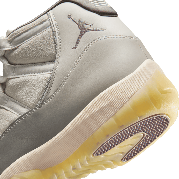 Air Jordan 11 Retro Tokyo Angle 8
