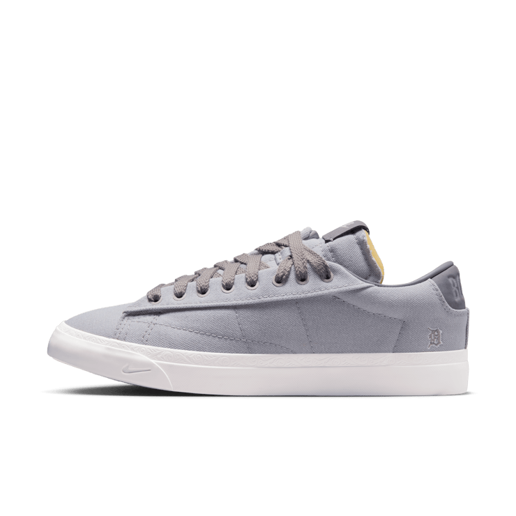 Nike Blazer Low Devin Booker Pearl Grey Angle 2