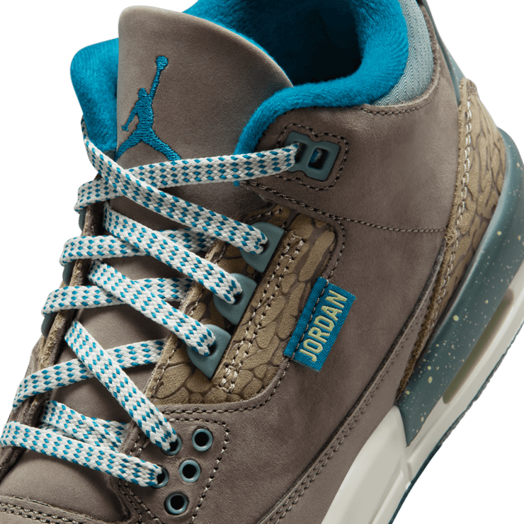 Air Jordan 3 Retro Olive Grey (GS)  Angle 10