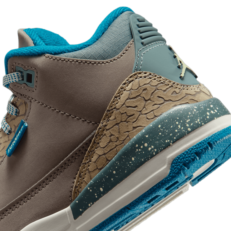 Air Jordan 3 Retro Olive Grey (PS) Angle 9