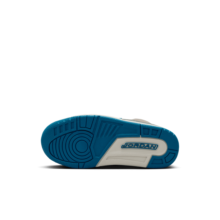 Air Jordan 3 Retro Olive Grey (PS) Angle 3