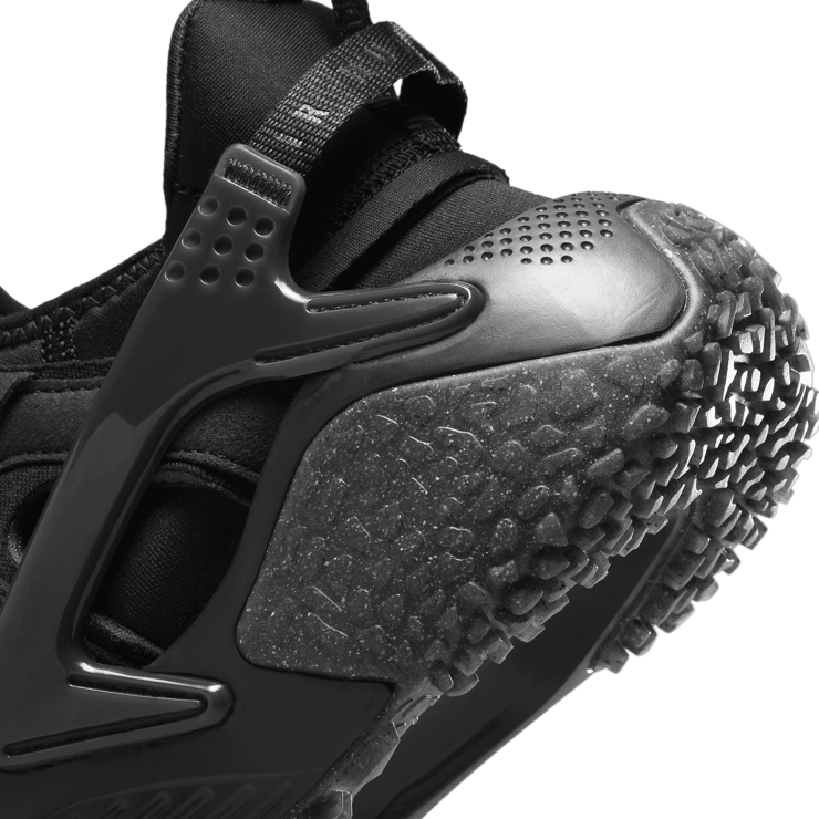 Nike Air Huarache Craft Triple Black (W) Angle 5