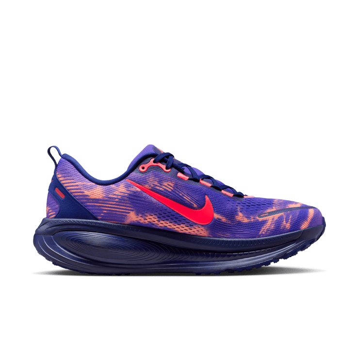 Nike Vomero 18 Indigo Burst Angle 1