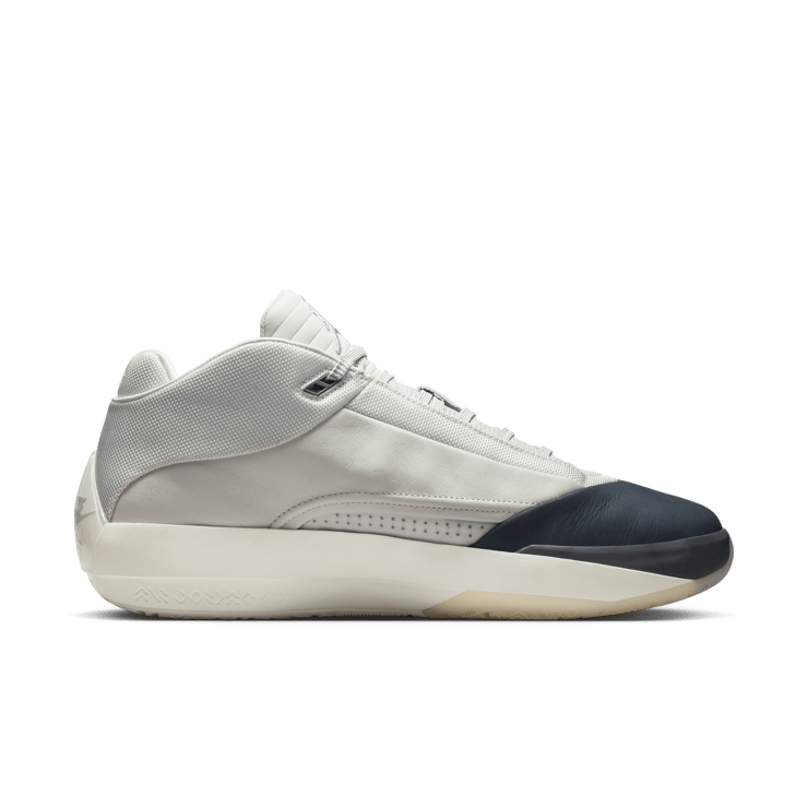 Air Jordan 40 Wolf Grey Angle 0