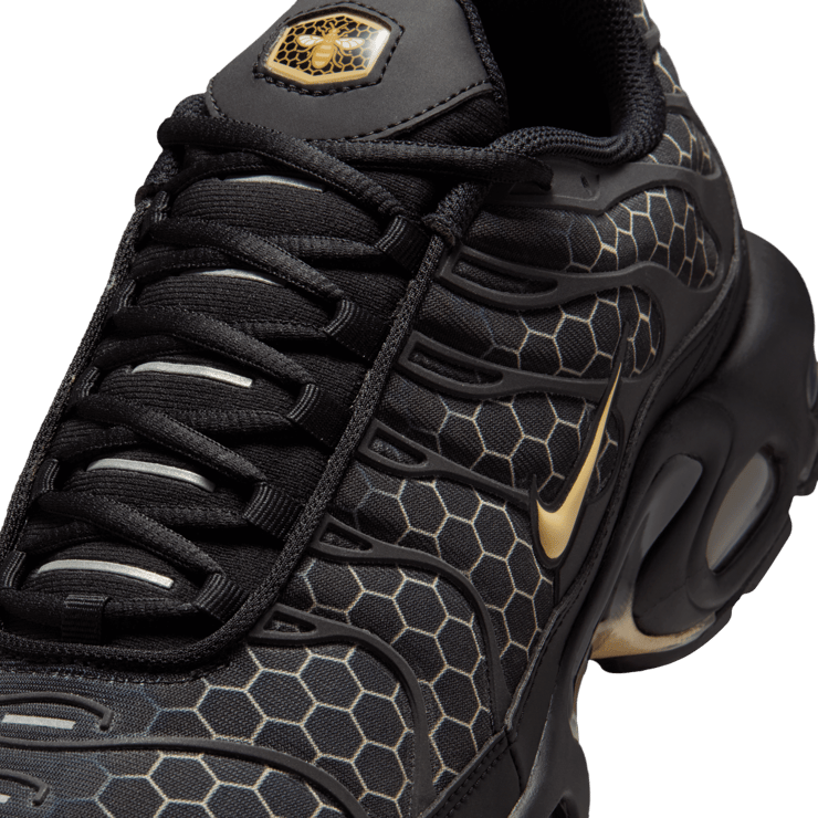 Nike Air Max Plus Honey  Angle 7