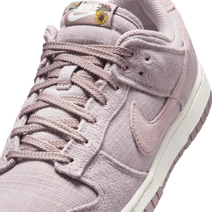 Nike Dunk Low Now Accepting All Flowers (W)  Angle 8