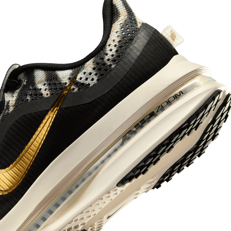 Nike Pegasus Premium Zebra (W)  Angle 6