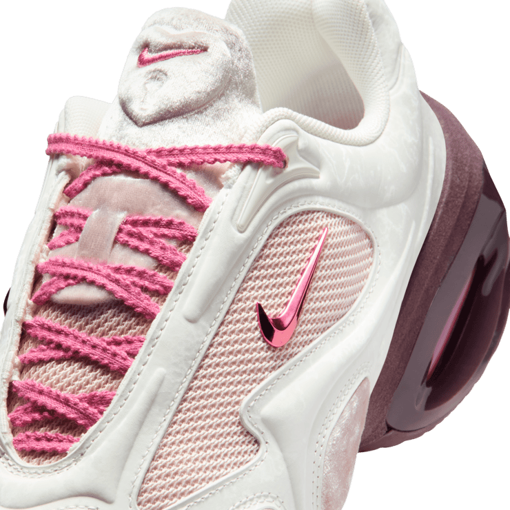 Nike Air Max Muse Valentine's Day (W) Angle 4
