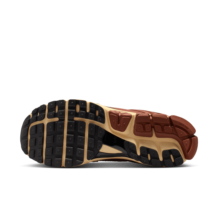 Nike Zoom Vomero 5 Swooshless  Angle 3