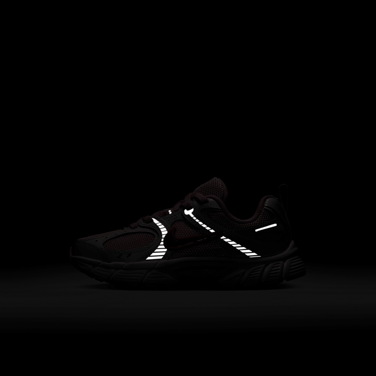 Nike V5 RNR Valentine's Day (PS) Angle 4