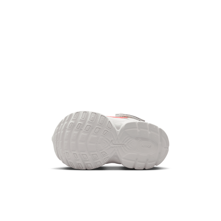 Nike V5 RNR Valentine's Day (TD)  Angle 4