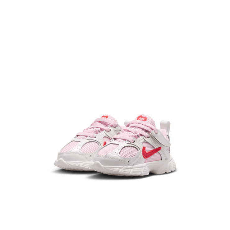 Nike V5 RNR Valentine's Day (TD) Angle 3