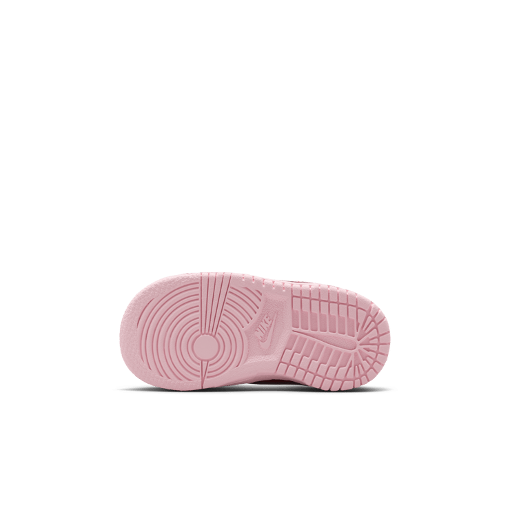 Nike Dunk Low Valentine's Day (TD) Angle 10