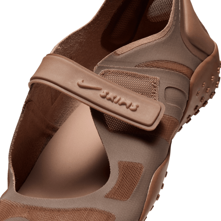 NikeSKIMS Rift Mesh Archaeo Brown Angle 9