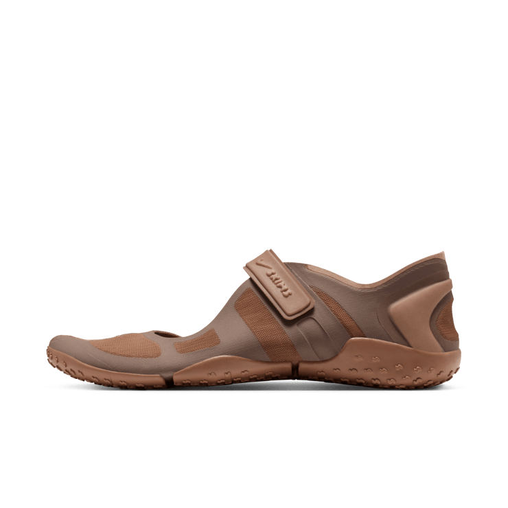 NikeSKIMS Rift Mesh Archaeo Brown Angle 2