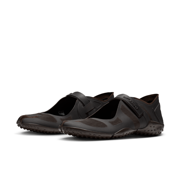 NikeSKIMS Rift Mesh Velvet Brown Angle 1