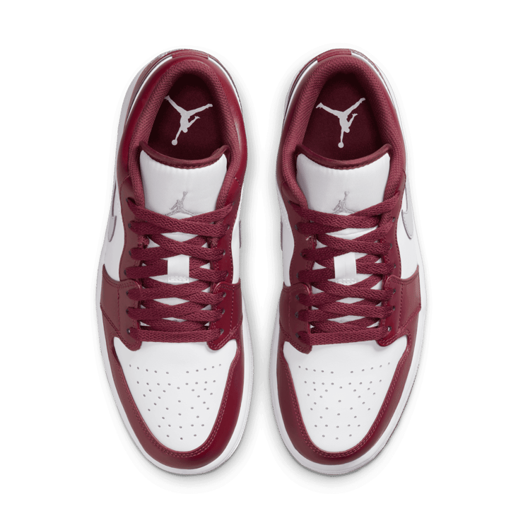 Jordan 1 Low Bordeaux Angle 1