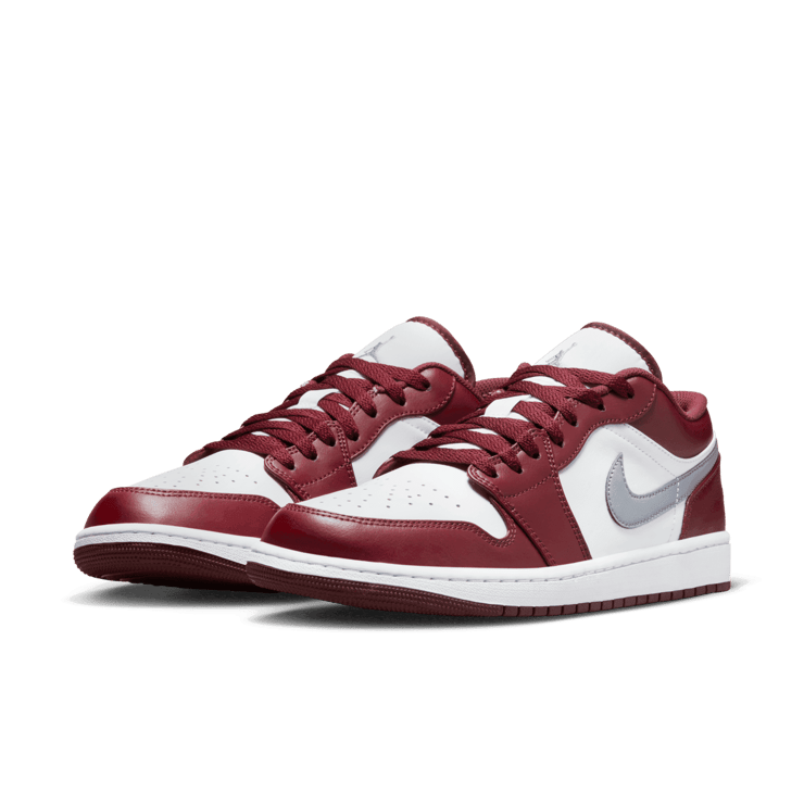 Jordan 1 Low Bordeaux Angle 2