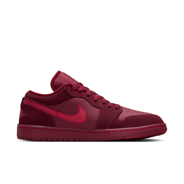 Air Jordan 1 Low SE Valentine’s Day (W) Angle 2