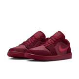 Air Jordan 1 Low SE Valentine’s Day (W) Angle 1