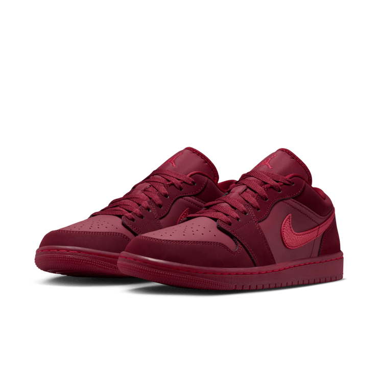 Air Jordan 1 Low SE Valentine’s Day (W) Angle 1
