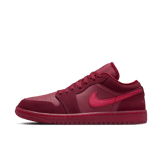 Air Jordan 1 Low SE Valentine’s Day (W) Angle 3
