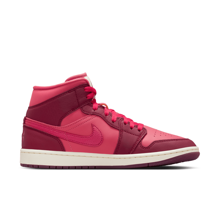 Air Jordan 1 Mid SE Valentine’s Day (W) Angle 0